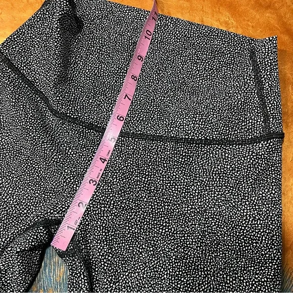 Lululemon Fast and Free high rise Leggings size 6 patterned - Picture 8 of 10